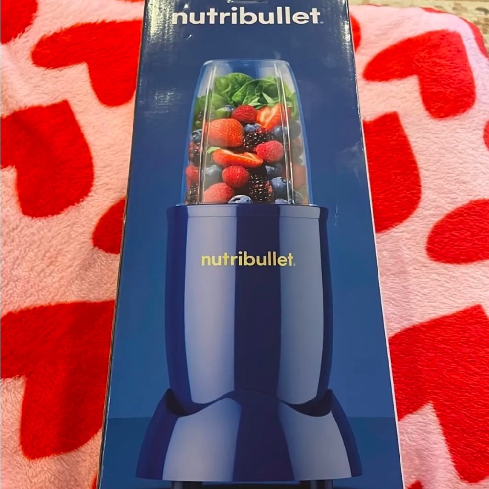 NEW NUTRIBULLET | 500 Personal Blender, Glass Navy Blue